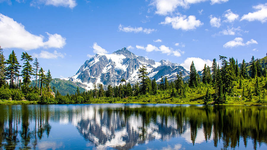 The North Cascades National Park is one of the most beautiful and awe-inspiring national parks in the United States.