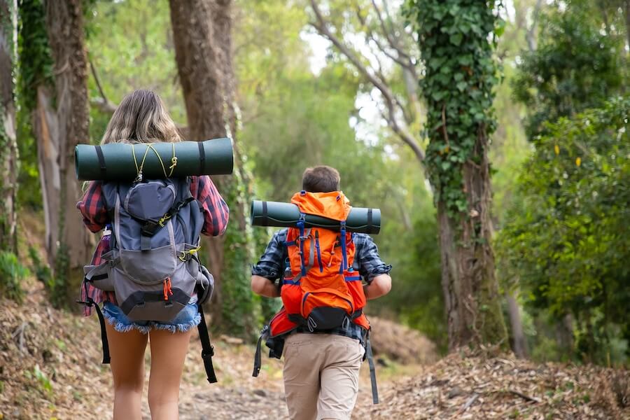 What Should I Avoid on Hot Hikes?
It’s summertime, which means it’s time to hit the trails! But before you head out on your next hot hike, there are a few things you should avoid: