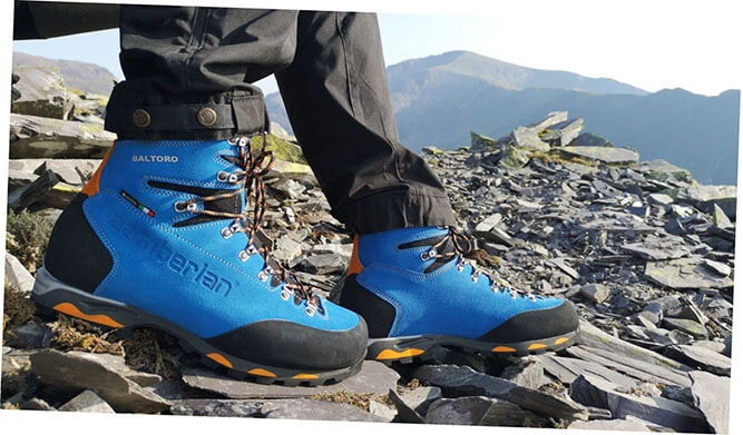 The Italian company Zamberlan was founded in 1929 by Giuseppe Zamberlan with the aim of producing high-quality hiking footwear. Zamberlan collaborated with Vitale Bramani, the founder of Vibram, to create a rubber sole that would provide a better grip on various surfaces