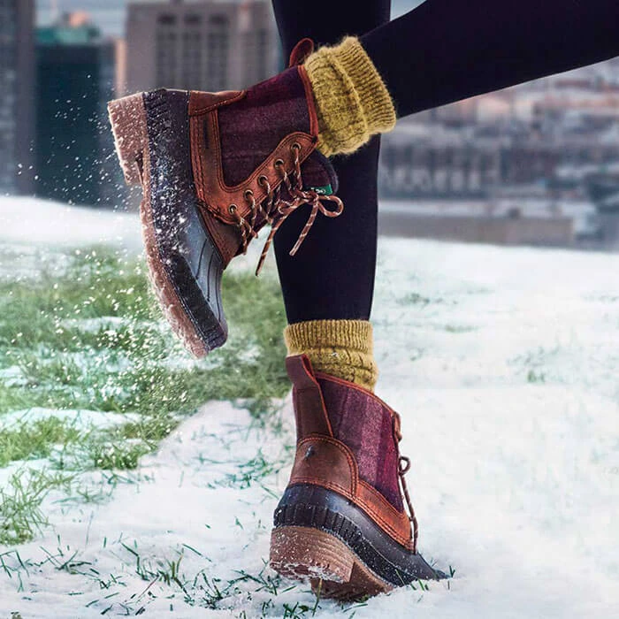 Waterproof and insulated boots:
Make sure your boots are waterproof and have good traction to prevent slips and falls.