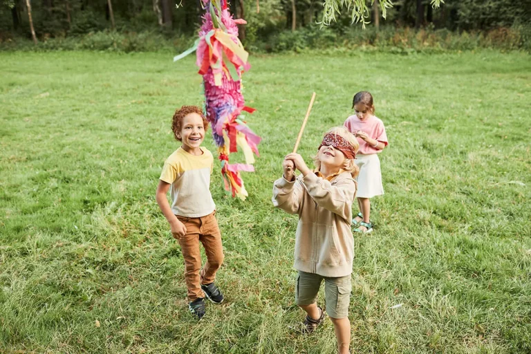 25 FAMILY CAMPING GAMES TO PLAY ON YOUR NEXT TRIP
