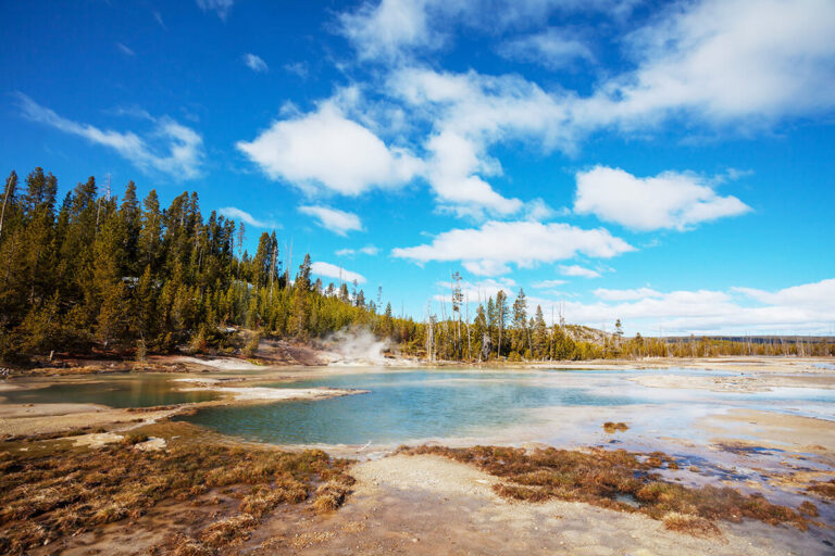 7 REASONS AND TIPS FOR HIKING YELLOWSTONE IN THE FALL