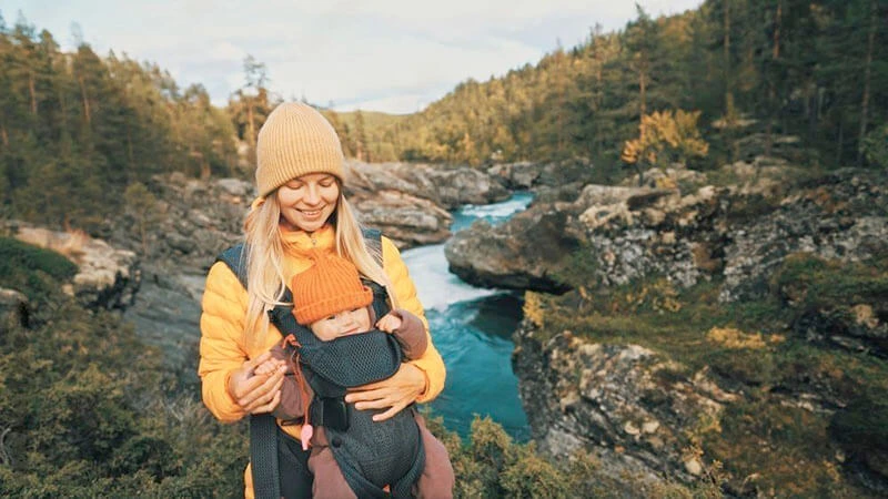Hiking with a baby in the rain can be a fun and adventurous experience for you and your little one. Here are a few tips to make sure you both have a great time